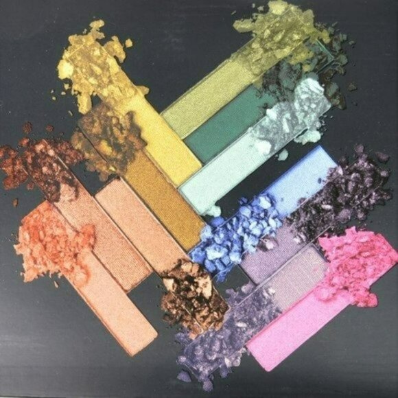 NWT Eyeshadow 14 pieces Tin Hue Pallet - Picture 2 of 4
